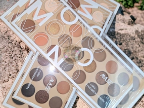 21 Eyeshadow Palette