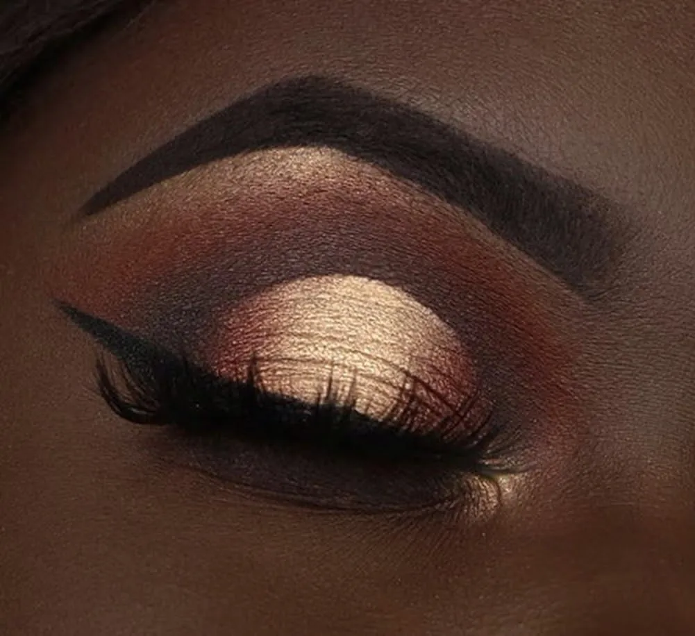 Beauty Bakerie Cosmetics Highly Pigmented Eye Shadow Makeup Palette, Sparkly/Glitter/Shimmer/Metallic/Matte Eyeshadow Look, Vegan, Cruelty-Free, Paraben-Free, 9 Shades, Proof is in the Pudding