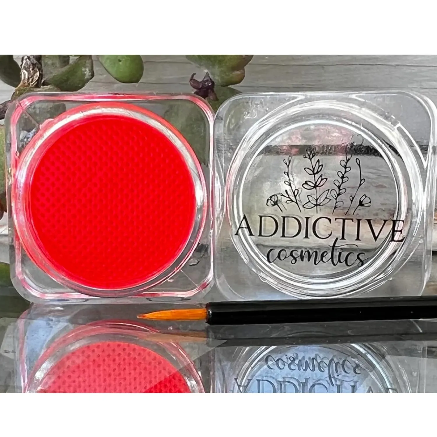 Bright Red Cake Eyeliner with Applicator Brush - Water Activated Dry Pressed Eyeliner - Long-Lasting, Vibrant Color, Smudge Resistant- Vegan Cruelty Free (Bright Red)
