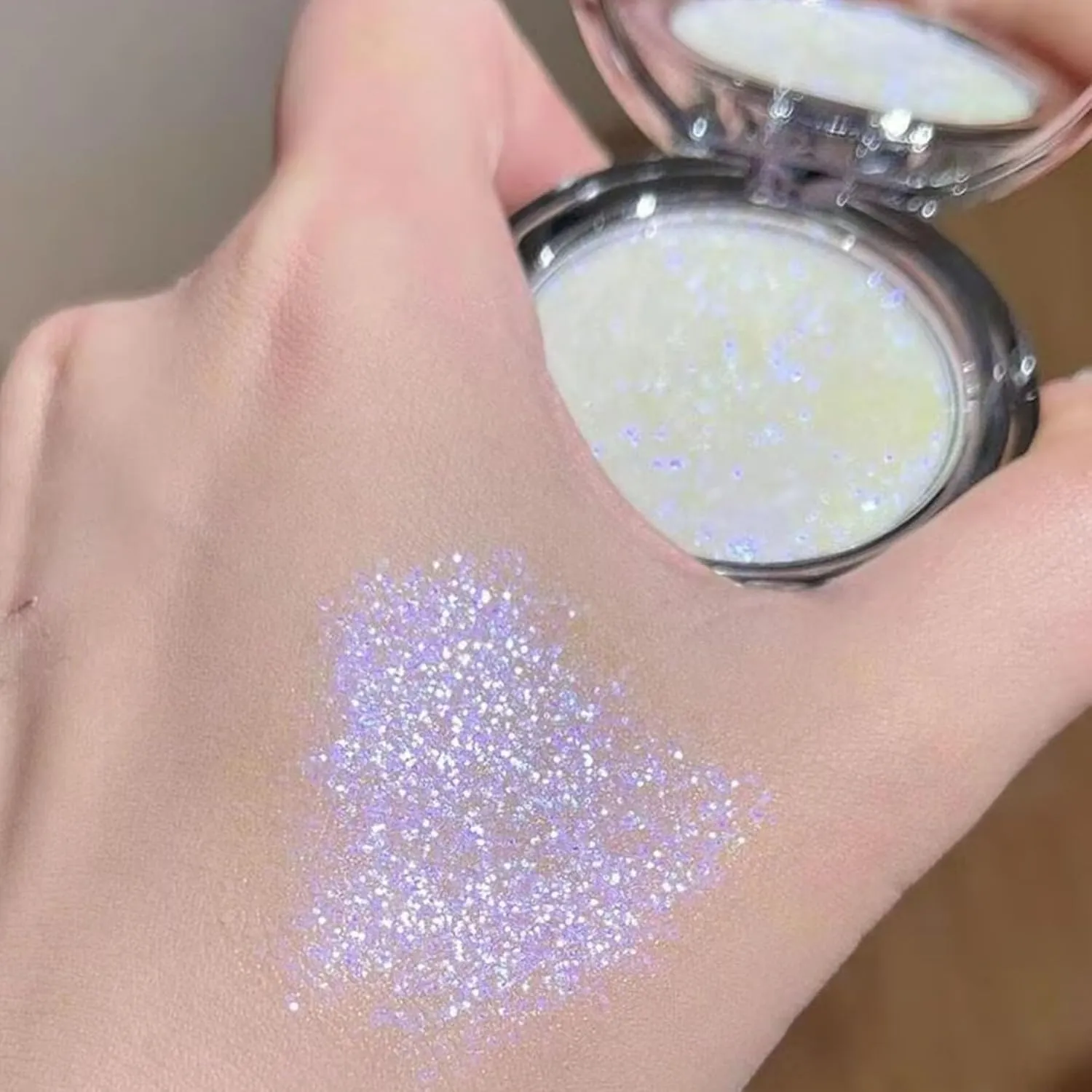 Brightening Stick – Long-Lasting Shimmer Eyeshadow for Radiant Eye Makeup, Waterproof & Smudge-Proof Glitter Eyeshadow, Easy to Apply, Lightweight Eye Shadow Pencil for All Skin Tones