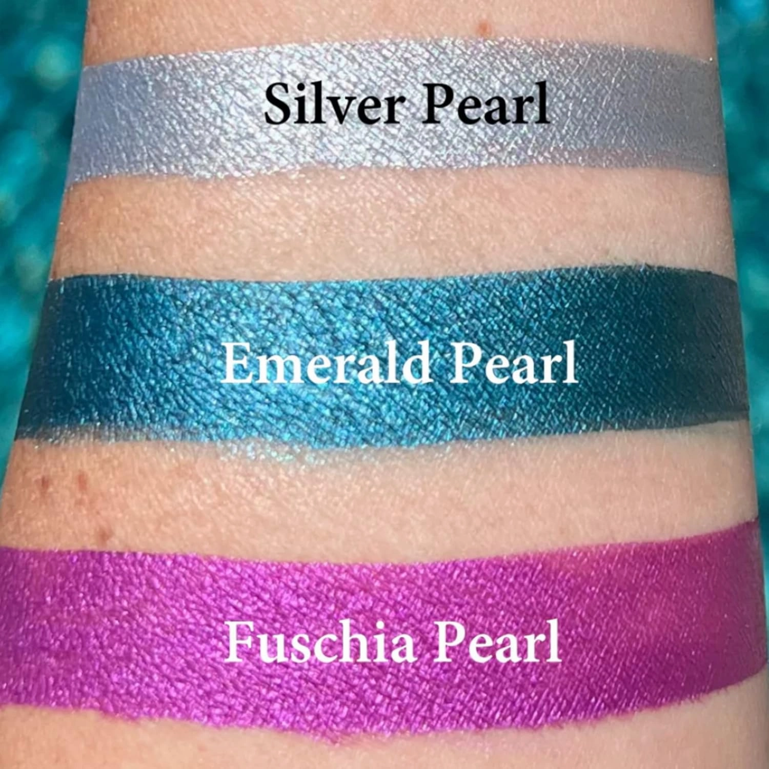 Cake Eyeliner with Applicator Brush - Water Activated Dry Pressed Eyeliner - Long-Lasting, Vibrant Color, Smudge Resistant - Vegan Cruelty Free Paraben Free (Fuchsia Pearl)