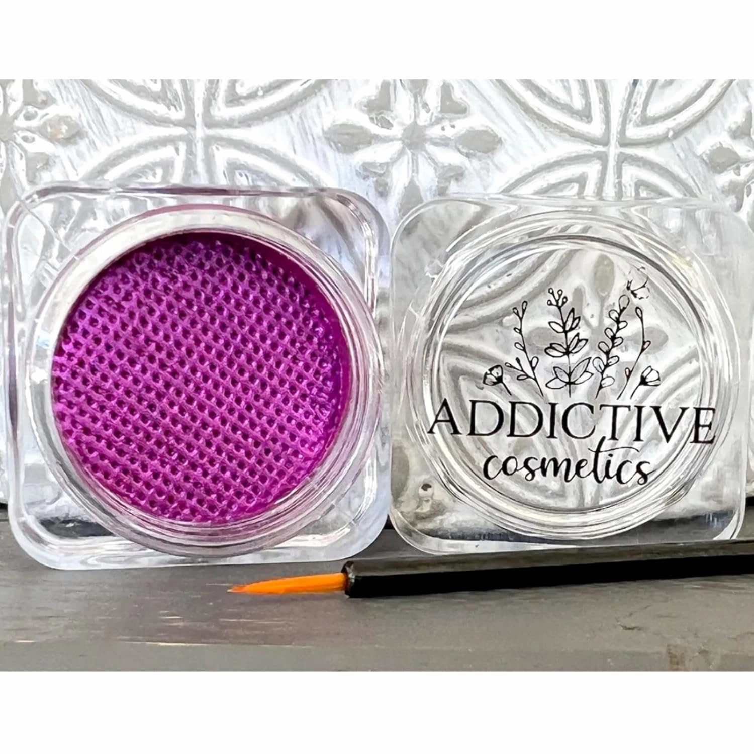 Cake Eyeliner with Applicator Brush - Water Activated Dry Pressed Eyeliner - Long-Lasting, Vibrant Color, Smudge Resistant - Vegan Cruelty Free Paraben Free (Fuchsia Pearl)