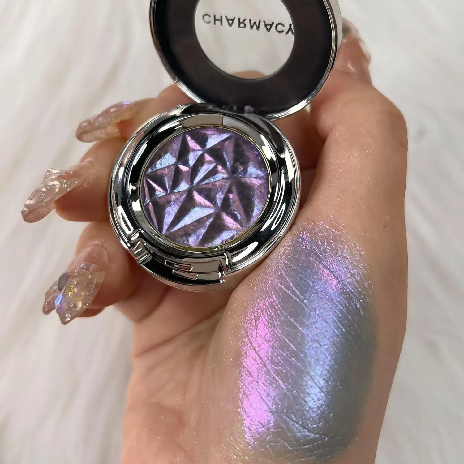 CHARMACY Multichrome Eyeshadow, Insane Shifters Chameleon Eyeshadow, Creates High-Impact, Metallic Eye Looks, 100% Vegan and Cruelty Free, 1.9g (#801)