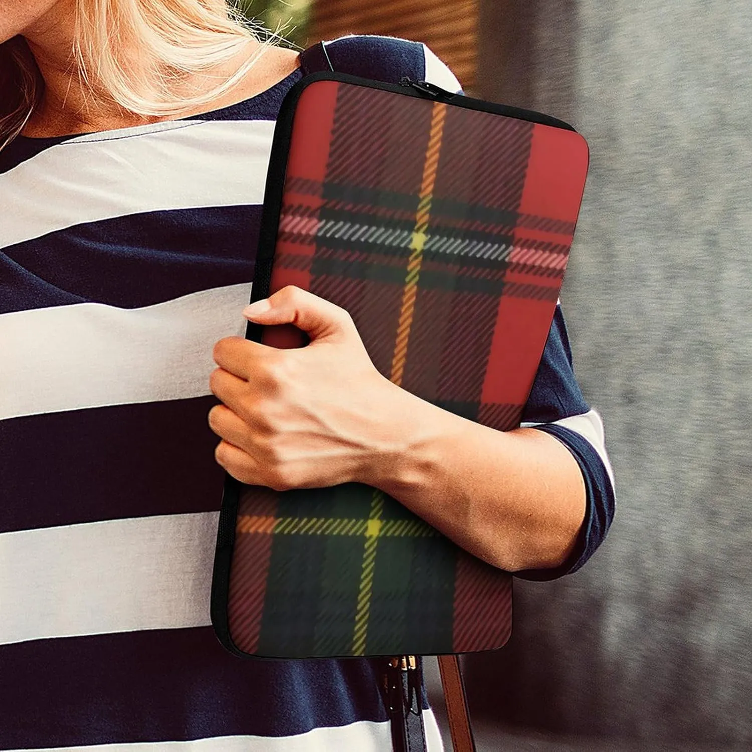 Checkered Black And White All Print Hands Free Withdrawal Laptop Bag Unisex