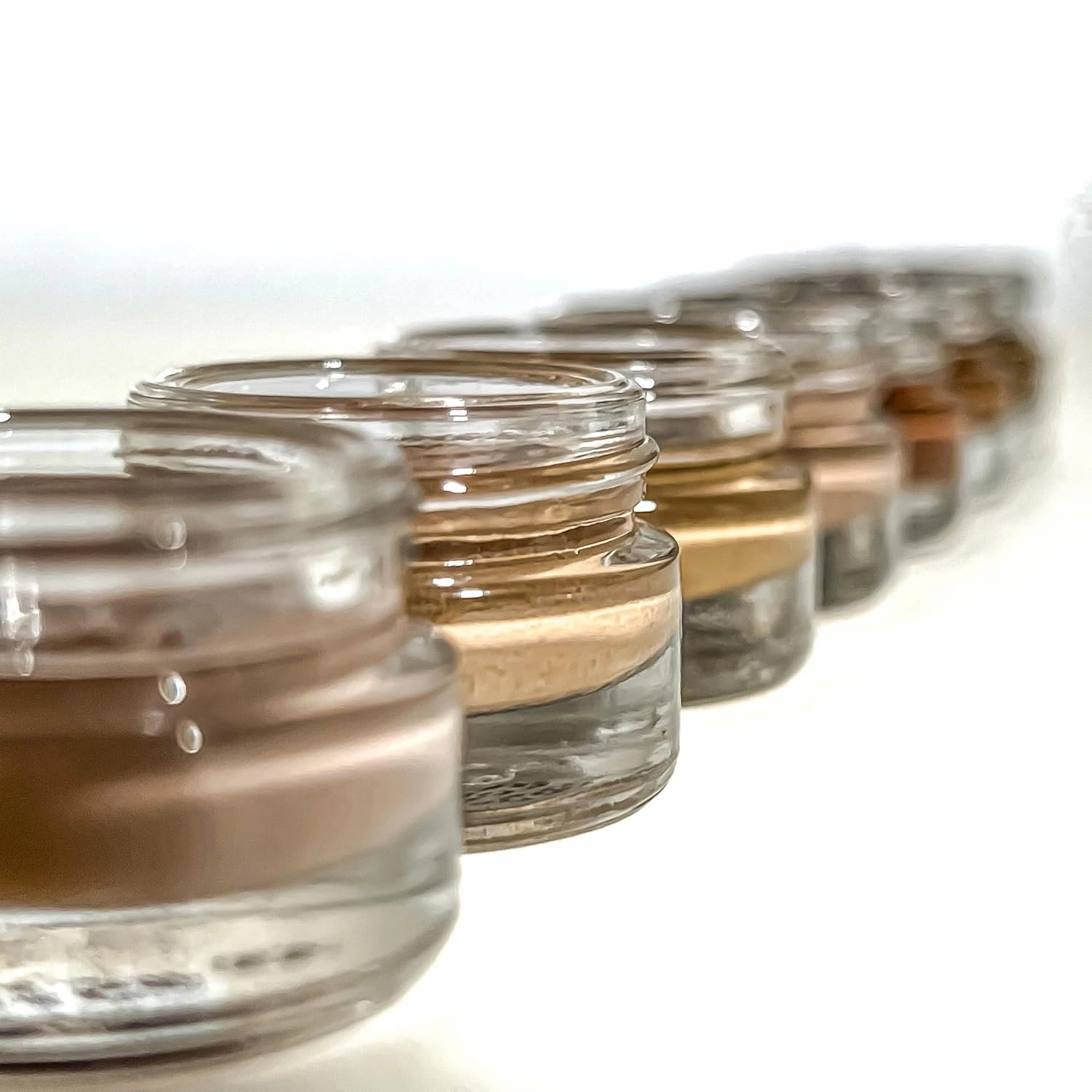 elke WONDERBROW COLORED BROW WAX paraben free colors, defines long lasting hold, water resistant mineral based cream to powder wax (Pamela)