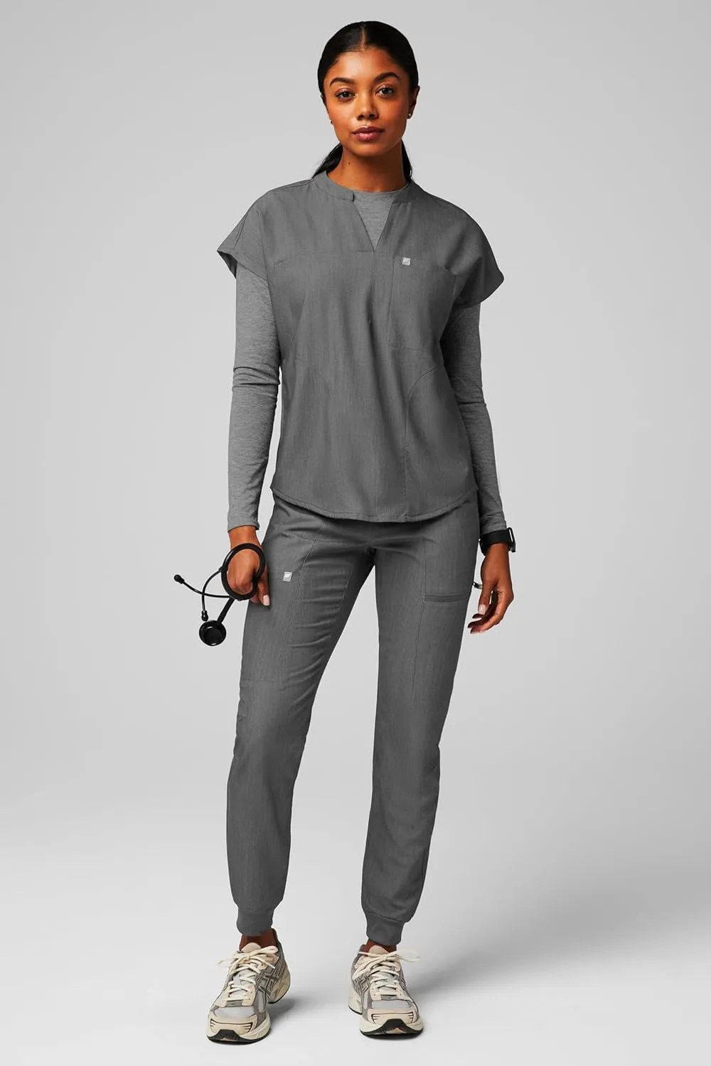 Fabletics Women's Evolve 3-Pocket Scrub Top with an Oversized Fit - MotionTech, 4-Way Stretch, Wrinkle-Resist, Anti-Shrink