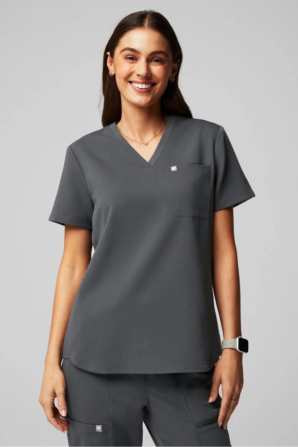 Fabletics Women's Evolve 3-Pocket Scrub Top with an Oversized Fit - MotionTech, 4-Way Stretch, Wrinkle-Resist, Anti-Shrink