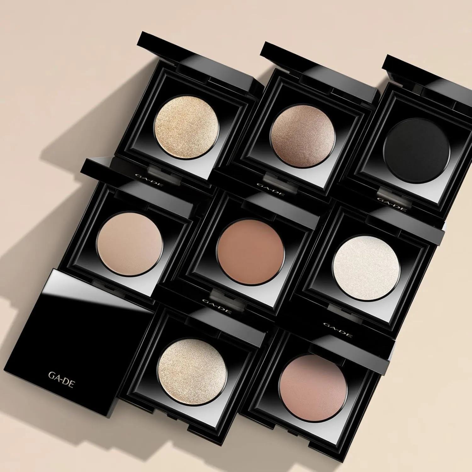 GA-DE Velveteen Metallic Eyeshadow Mono, 221 - Pearl Infused, Shimmer Eye Makeup - Silky-Soft, Densely Pigmented, Seamless Blend- 0.105 oz