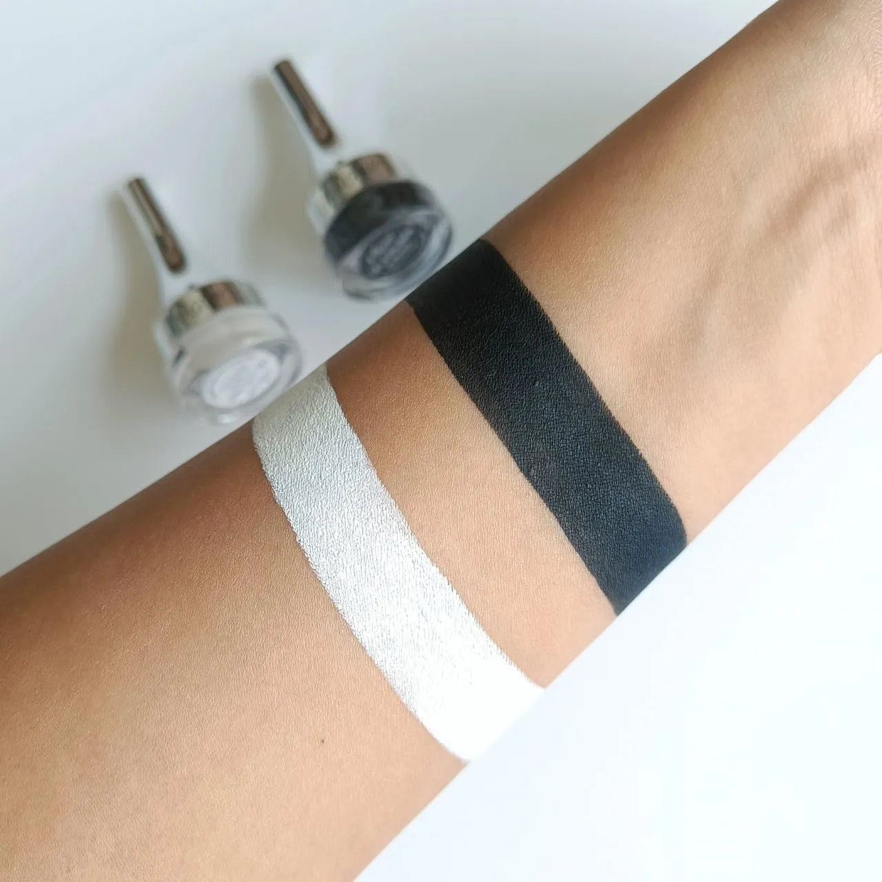 Gel Eyeliner, Smudge Proof, Water Proof, Long Lasting and Matte Finish Gel Eyeliner (White)