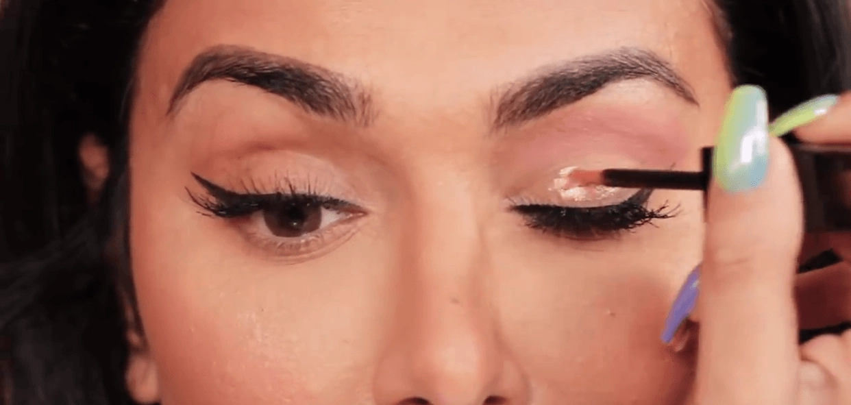 Huda Beauty Matte & Metal Eyeshadows-Silk Bomber & Bubblegum