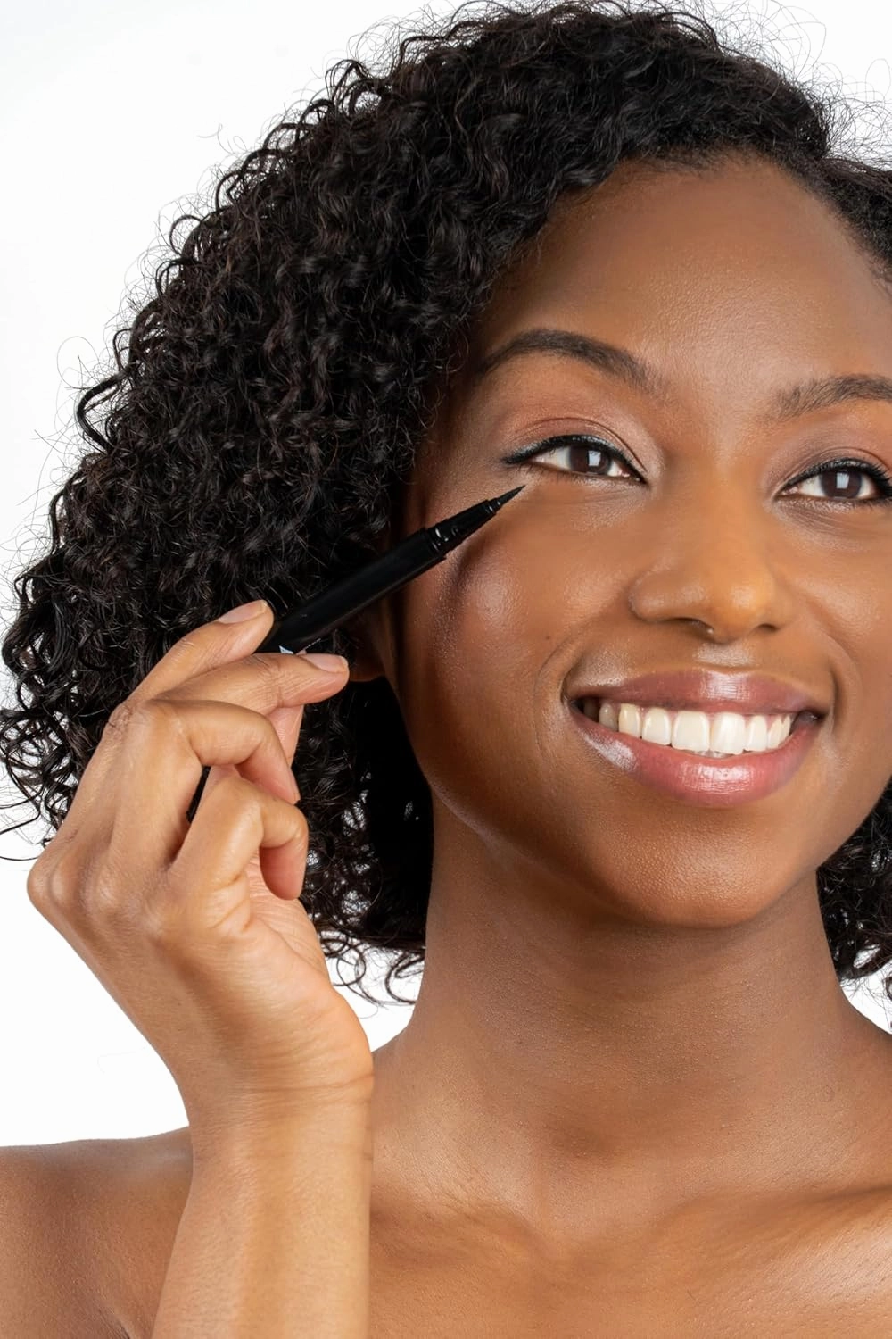 Long Day Stay Natural Liquid Eyeliner - Black