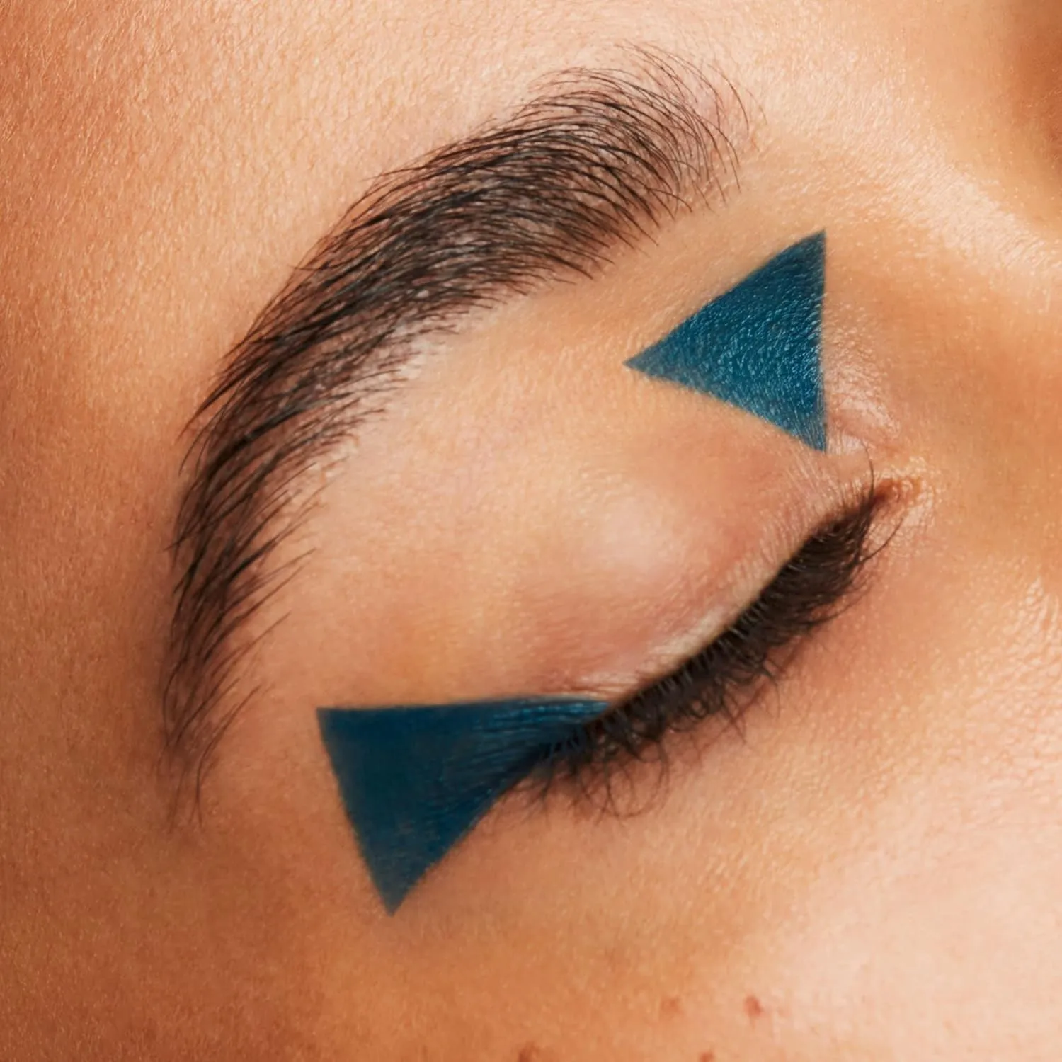 Shiseido MicroLiner Ink - Micro-Fine Eyeliner - Smudge-Proof, Saturated, Matte Color - Lasts Up to 24 Hours
