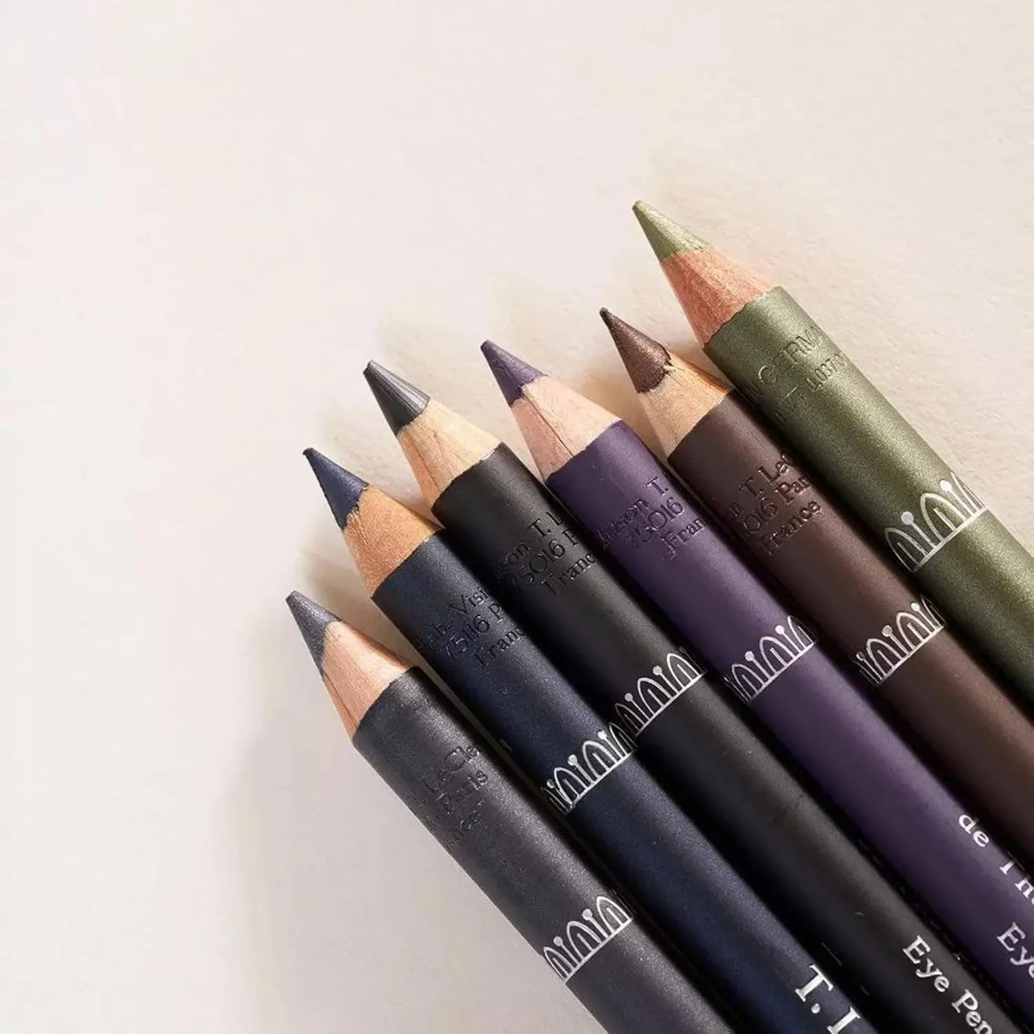 T. LeClerc Eyeliner Pencil - Long Lasting Precision Sharp Tip Eye Pencil for Water Line & Lash Line Use as Highlighter, Concelear, Under Eye Smudge Proof Smokey Eye Makeup Easy to Color (Topaze)
